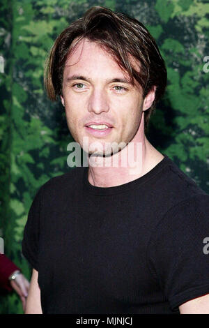 18 Nov 2000, Los Angeles, Kalifornien, USA --- Original Titel: L'Oreal Sponsor die Ovarian Cancer Research Fund ist für einen Super Samstag L.A. Garage Verkauf in den Straßen von New York auf der Paramount. - - -' Tsuni/- "James Wilder James Wilder Stockfoto