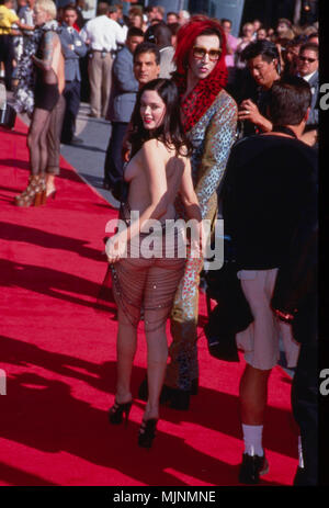 Kozlaringizni yuming, ogzingizni oching, porno.