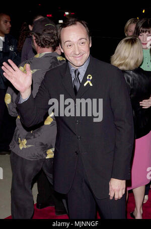 12 Okt 2000, Los Angeles, Kalifornien, USA --- Ursprüngliche Bildunterschrift: Sie zahlen uns Premiere war an der Akademie der Motion Picture in Los Angeles statt. - - -' Tsuni/USA 'Kevin Spacey Kevin Spacey 281 281 Celebrities Fashion / Drei Viertel vom roten Teppich -1994-2000, eine Person, Vertikal, Besten, Hollywood Leben, Event in Hollywood Leben - Kalifornien, Red Carpet Event, Vertikal, USA, Filmindustrie, Prominente, Fotografie, Bestof, Kunst, Kultur und Unterhaltung,,, Topix Kevin Spacey 281 Veranstaltung in Hollywood Leben - Kalifornien, Red Carpet Event, Vertikal, USA, Filmindustrie, Prominente, Stockfoto