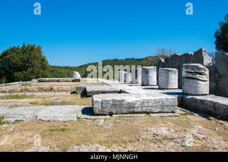 Heiligtum von Nemesis an Rhamnous im nordöstlichen Attika, Griechenland. Zwei Tempel zu Nemesis und Themis kann an die archäologische Stätte-4. Jahrhunderts gefunden werden Stockfoto