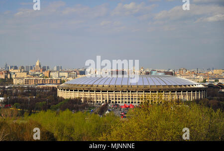 Moskau, Russland - 30. April: Blick auf Luzhniki Stadion, Moskau am 30. April 2018. Luzhniki Gastgeber der FIFA Fußball-Weltmeisterschaft 2018 in Russland. Stockfoto