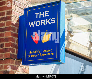 Die Werke Zeichen/Logo an ihrem Geschäft in Wellington Square, Stockton on Tees, England, Großbritannien Stockfoto