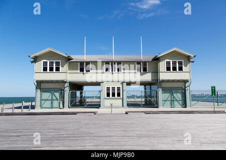 Fürsten Pier Torhaus wurde zwischen 1912 und 1915 als zweiten Eisenbahnpaket Pier in Port Melbourne gebaut. Es wurde nun durch eine moderne Gebäude ersetzt worden. Stockfoto