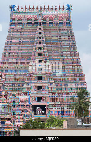 Die rajagopuram oder main Gateway, der Sri Ranganatha Swamy Tempel in Trichy. Es wurde im Jahr 1987 abgeschlossen wurde, hat 13 Etagen und ist 73 Meter hoch Stockfoto