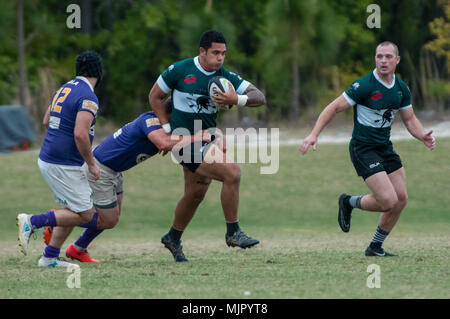 Southern Pines, N. C, USA. 13 Apr, 2018. Mai 5, 2018 - Southern Pines, N.C., USA - Southern Pines große Kegel Bobby Kava ein Austritt während eines Spiels zwischen den südlichen Kiefern und New Orleans an die 2018 Abteilung 2 Southern Conference Rugby Meisterschaften an der Nationalen Athletisches Dorf begegnen. Southern Pines besiegt New Orleans, 71-12 in der Runde der letzten 32 auf den südlichen Konferenz Meisterschaft Morgen voraus. Credit: Timothy L. Hale/ZUMA Draht/Alamy leben Nachrichten Stockfoto