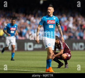 Marek Hamsik des SSC Napoli feiert nach zählen während der Serie ein Fußballspiel zwischen SSC Neapel und Turin in San Paolo Stadions. (Endstand 2 - 2 Napoli Torino FC) Stockfoto