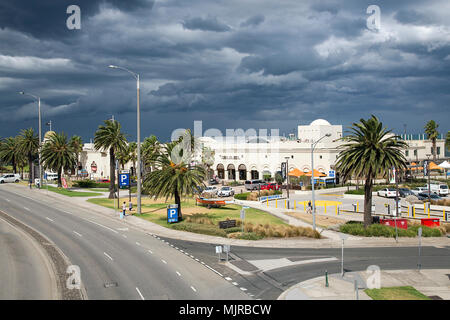 Melbourne, Australien: April 08, 2018: St. Kilda Meer Bäder neben Jacka Boulevard. Die Bäder mit dem Meer Wasser im Pool. Stockfoto