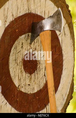 Ax Ziel werfen, Linn County Logger 'Jamboree, Linn County Pioneer Picknick, Brownsville, Texas Stockfoto