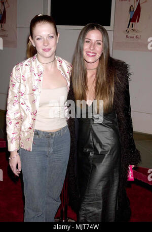 25 Sep 2000, Los Angeles, Kalifornien, USA - - - Melissa Joan Hart und Soleil Moon Frye bei der Premiere von "schön". 9/25/00 - Los Angeles, CA -- "tsuni/USA 'Melissa Joan Hart und Soleil Moon Frye Melissa Joan Hart und Soleil Moon Frye anfrage tsuni@Gamma-USA.com Stockfoto