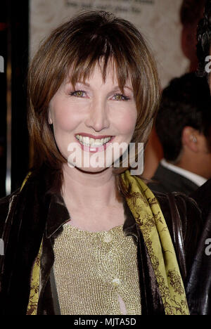 Die "Wedding Planner" 1 ere im Loews Century Plaza in Century City - Los Angeles Jan. 23, 2001 Joanna Gleason.. 03. jpgGleason. Joanna.03 Ereignis in Hollywood Leben - Kalifornien, Red Carpet Event, Vertikal, USA, Filmindustrie, Prominente, Fotografie, Bestof, Kunst, Kultur und Unterhaltung, Topix Celebrities Fashion / vom roten Teppich -1994-2000, eine Person, Vertikal, Besten, Hollywood Leben, Event in Hollywood Leben - Kalifornien, Roter Teppich und backstage, USA, Film, Stars, Film Stars, TV Stars, Musik, Promis, Fotografie, Bestof, Kunst Kultur gehalten wurde Stockfoto