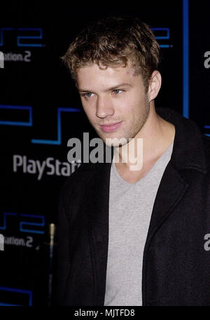 Okt 18, 2000, Los Angeles, CA, USA; Hollywood Partei für die Lauching der Sony PlayStation 2 im Pacific Design Center. Ryan Philippe Ryan. Philippe. 09. JPGRyan. Philippe.09 Ereignis in Hollywood Leben - Kalifornien, Red Carpet Event, Vertikal, USA, Filmindustrie, Prominente, Fotografie, Bestof, Kunst, Kultur und Unterhaltung, Topix Celebrities Fashion / vom roten Teppich -1994-2000, eine Person, Vertikal, Besten, Hollywood Leben, Event in Hollywood Leben - Kalifornien, Roter Teppich und backstage, USA, Film, Stars, Film Stars, TV Stars, Musik, Promis, Photogra Stockfoto