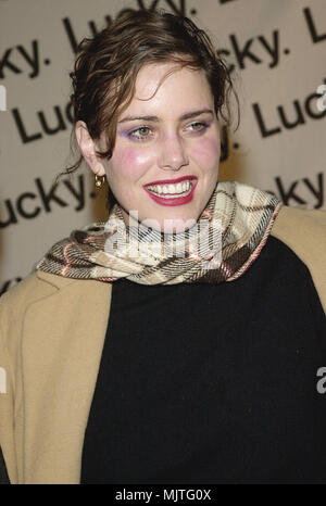 November 15, 2000, Los Angeles, CA, USA; Launch Party für ''Glück'' Magazin an der 5 & Sunset Studio. Ione Skye. 08. JPGSkye. IEINE. 08 Veranstaltung in Hollywood Leben - Kalifornien, Red Carpet Event, Vertikal, USA, Filmindustrie, Prominente, Fotografie, Bestof, Kunst, Kultur und Unterhaltung, Topix Celebrities Fashion / vom roten Teppich -1994-2000, eine Person, Vertikal, Besten, Hollywood Leben, Event in Hollywood Leben - Kalifornien, Roter Teppich und backstage, USA, Film, Stars, Film Stars, TV Stars, Musik, Promis, Fotografie, Bestof, Kunst, Kultur und Unterhaltung, Stockfoto