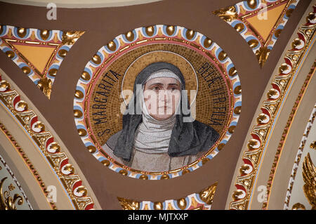 Roundel mit dem mosaic Portrait von Sankt Margarita in St. Stephans Kathedrale in Budapest Ungarn Stockfoto