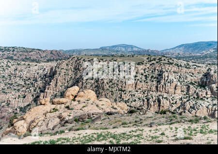 Dana Biosphärenreservat ist Jordanien das größte Naturschutzgebiet im Süden - zentrale Jordan. Dana Biosphärenreservat wurde 1989 in der Region gegründet. Stockfoto