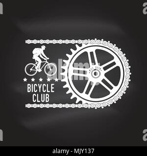 Fahrrad Club. Vector Illustration. Konzept für T-Shirt, Druck, Stempel oder T-Stück. Vintage Typografie Design mit Radfahren das Antriebsritzel und die Kette Silhouette. S Extreme Stock Vektor