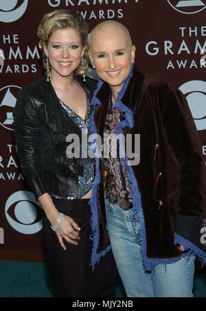 Tammie Lynn Michaels und Melissa Ethridge an die 47. jährlichen Grammy Awards bei der Ankunft im Staples Center in Los Angeles. 13. Februar 2005. - 02 EthridgeMel TammyLynM 002.JPG - 02 EthridgeMel TammyLynM 002.JPG 02 EthridgeMel TammyLynM 002 Veranstaltung in Hollywood Leben - Kalifornien, Red Carpet Event, Vertikal, USA, Filmindustrie, Prominente, Fotografie, Bestof, Kunst, Kultur und Unterhaltung, Topix Celebrities Fashion / vom roten Teppich-, Vertikal, Besten, Hollywood Leben, Event in Hollywood Leben - Kalifornien, Roter Teppich, USA, Filmindustrie, Celebrit Stockfoto