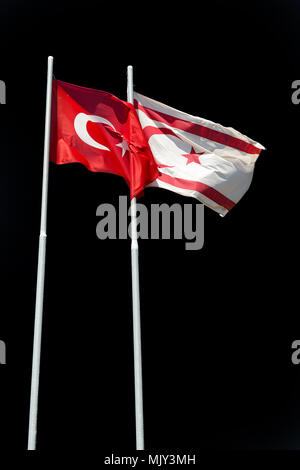 Im Norden von Zypern die wehende Flagge im Himmel Konzept der Stolz und Beruf Stockfoto