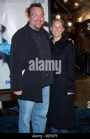 Tom Arnold und Frau anreisen, bei der Premiere von "Catch Me If You Can' an der Mann Dorf Theater in Los Angeles. Dezember 16, 2002. - ArnoldTom Frau.JPG-ArnoldTom Frau 23. JPGArnoldTom Frau 23 Veranstaltung in Hollywood Leben - Kalifornien, Red Carpet Event, Vertikal, USA, Filmindustrie, Prominente, Fotografie, Bestof, Kunst, Kultur und Unterhaltung, Topix Celebrities Fashion / vom roten Teppich-, Vertikal, Besten, Hollywood Leben, Event in Hollywood Leben - Kalifornien, Roter Teppich, USA, Film, Stars, Film Stars, TV Berühmtheiten Stockfoto