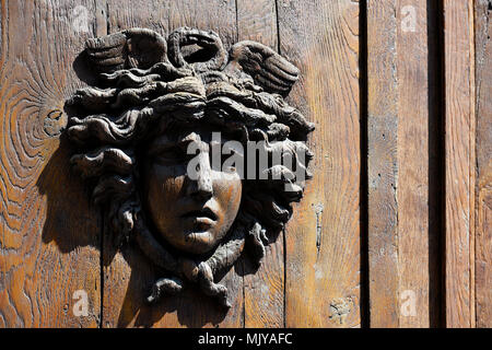 Detail einer Tür geschnitzten Kopf eines Haussmann - Paris - Frankreich Stockfoto