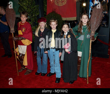 Cayden und Jenna Boyd anreisen, bei der Premiere von "Harry Potter und die Kammer des Schreckens' auf dem Westwood Village Theater in Los Angeles. November 14, 2002. - Cayden BoydJenna 50.JPG - BoydJenna Cayden 50. JPGBoydJenna Cayden 50 Veranstaltung in Hollywood Leben - Kalifornien, Red Carpet Event, Vertikal, USA, Filmindustrie, Prominente, Fotografie, Bestof, Kunst, Kultur und Unterhaltung, Topix Celebrities Fashion / vom roten Teppich-, Vertikal, Besten, Hollywood Leben, Event in Hollywood Leben - Kalifornien, Roter Teppich, USA, Filmindustrie, Prominente, Stockfoto