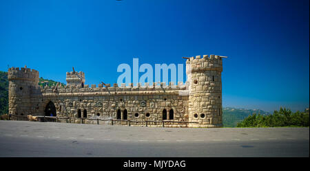 Fassade von Moussa Schloss in Deir al Qamar im Libanon Stockfoto