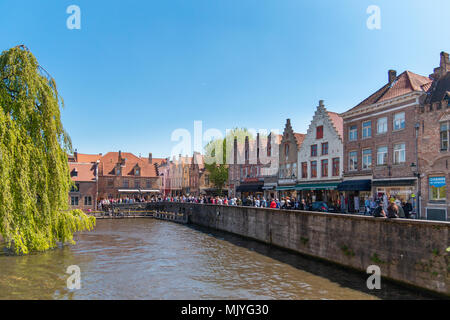 Brügge, Belgien - Mai 5, 2018 - Die historische Innenstadt in der Nähe des Rosenkranzes Quay Stockfoto