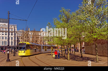 Manchester Metrolink tram in Piccadilly, Manchester, Greater Manchester, England, UK. Stockfoto