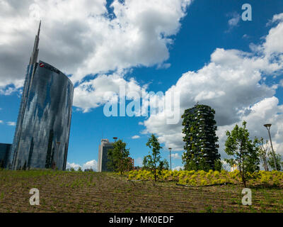 Stiftung Riccardo Catella, Unicredit Turm und Vertikale Wald, Bibliothek der Bäume, neuer Park in Mailand, Wolkenkratzer. April, 30, 2018. Lombardei, Italien Stockfoto