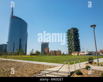 Stiftung Riccardo Catella, Unicredit Turm und Vertikale Wald, Bibliothek der Bäume, neuer Park in Mailand, Wolkenkratzer. April, 30, 2018. Lombardei, Italien Stockfoto