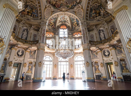 Innenraum der Aula der UNESCO Weltkulturerbe der Palazzina di Caccia Stupinigi, Savoy Jagdschloss des Architekten Juvarra, Turin, Italien, Stockfoto