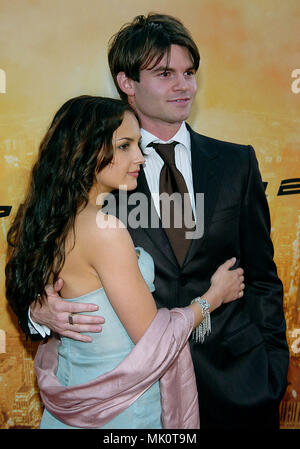 Rachael Leigh Cook und Daniel Gillies Ankunft an den Spiderman 2 Premiere an der Westwood Theatre in Los Angeles. Juni 22, 2004. - GilliesDan CookRachaelL 021.JPG - CookRachaelL GilliesDan 021. JPGCookRachaelL GilliesDan 021 Veranstaltung in Hollywood Leben - Kalifornien, Red Carpet Event, Vertikal, USA, Filmindustrie, Prominente, Fotografie, Bestof, Kunst, Kultur und Unterhaltung, Topix Celebrities Fashion / vom roten Teppich-, Vertikal, Besten, Hollywood Leben, Event in Hollywood Leben - Kalifornien, Roter Teppich, USA, Filmindustrie, Prominente, Movie c Stockfoto