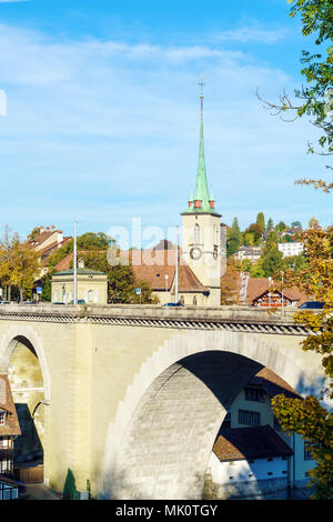 Brücke über die Aare und Nydegg Kirche, Bern, Schweiz Stockfoto