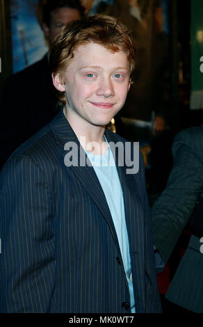 Rupert Grint anreisen, bei der Premiere von "Harry Potter und die Kammer des Schreckens' auf dem Westwood Village Theater in Los Angeles. November 14, 2002. - GrintRupert 46. jpgGrintRupert 46 Veranstaltung in Hollywood Leben - Kalifornien, Red Carpet Event, Vertikal, USA, Filmindustrie, Prominente, Fotografie, Bestof, Kunst, Kultur und Unterhaltung, Topix Celebrities Fashion / vom roten Teppich-, eine Person, Vertikal, Besten, Hollywood Leben, Event in Hollywood Leben - Kalifornien, Roter Teppich und backstage, USA, Film, Stars, Film Stars, TV Stars, Musik Stockfoto