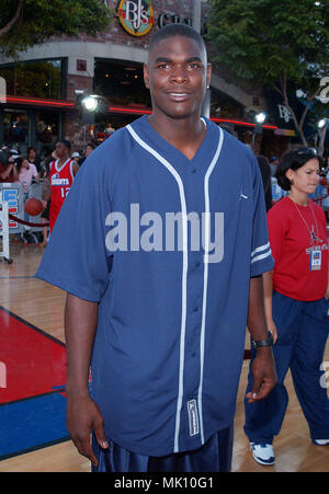 Johnson Keyshawn posiert bei der Premiere von Mike an der Westwood Theatre in Los Angeles. Juni 27, 2002. - KeyshawnJohnson 12. jpgKeyshawnJohnson 12 Veranstaltung in Hollywood Leben - Kalifornien, Red Carpet Event, Vertikal, USA, Filmindustrie, Prominente, Fotografie, Bestof, Kunst, Kultur und Unterhaltung, Topix Celebrities Fashion / vom roten Teppich-, eine Person, Vertikal, Besten, Hollywood Leben, Event in Hollywood Leben - Kalifornien, Roter Teppich und backstage, USA, Film, Stars, Film Stars, TV Stars, Musik, Promis, Fotografie, Bestof, Kunst Stockfoto