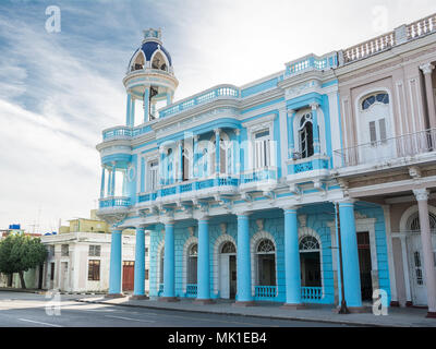 Colonial Palace in Cienfuegos mit Sichtung Turm Stockfoto