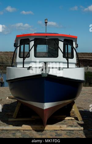 Frisch Fischerboot lackiert Stockfoto