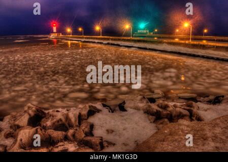 Canal Park ist ein beliebtes Reiseziel in Duluth, Minnesota am Lake Superior Stockfoto