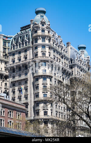 Es gibt interessante Architektur auf der West 72nd Street und am Broadway in New York City, USA Stockfoto