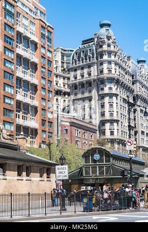 Es gibt interessante Architektur auf der West 72nd Street und am Broadway in New York City, USA Stockfoto