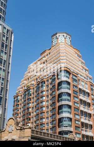 Es gibt interessante Architektur auf der West 72nd Street und am Broadway in New York City, USA Stockfoto