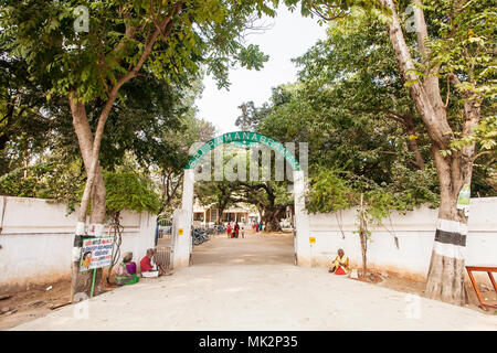 Arunachala, tiruvannamalai/Tamil Nadu/Indien, 22. Januar 2018: Sri Ramana Maharshi Ashram Eingang Stockfoto