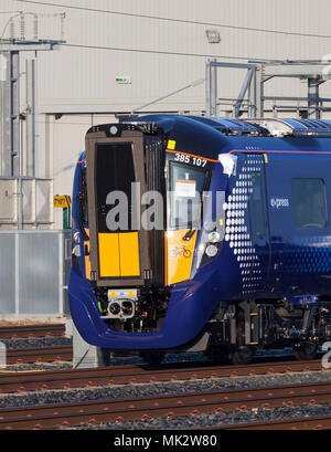 Neue Klasse 385 elektrische Zug an der Hitachi Montagewerk in Newton Aycliffe, Großbritannien zeigt die gewölbte Frontscheibe Stockfoto