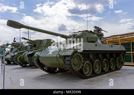 Verkhnyaya Pyshma, Russland - März 01, 2018: Amerikanische 76mm Gun Motor Carriage M18 (M18 GMC) Hellcat im Museum für militärische Ausrüstung Stockfoto