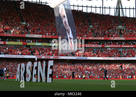 London, UK, 6. Mai 2018. Arsene Wenger Wellen auf Wiedersehen, nachdem Sie das Arsenal Manager für 22 Jahre, an der Englischen Premier League Spiel Arsenal v Burnley, Emirates Stadium, London, am 6. Mai 2018. ** Dieses BILD IST FÜR DIE REDAKTIONELLE VERWENDUNG ** Quelle: Paul Marriott/Alamy leben Nachrichten Stockfoto