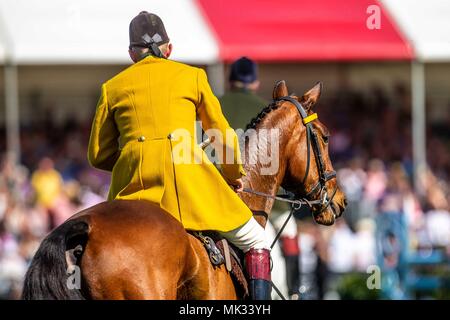 Gloucestershire, Vereinigtes Königreich. 6. Mai 2018. Springen. Tag 4. Herzog von Beaufort Hunt. Mitsubishi Badminton Horse Trials. Badminton. UK. 06.05.2018. Credit: Sport in Bildern/Alamy leben Nachrichten Stockfoto