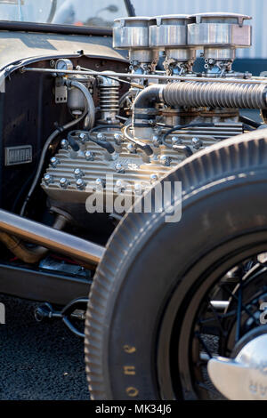 Santa Pod Raceway, Northamptonshire, Großbritannien. Mai 06,2018. Mitglieder der Vintage Hot Rod Association (VHRA) Rennen ziehen ihre vor 1949 American Hot Rods, die 1/4 Meile Drag Strip in Santa Pod. © Matthew Richardson/Alamy leben Nachrichten Stockfoto