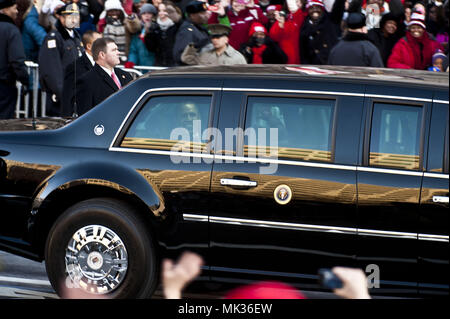 Washingon, District of Columbia, USA. 20 Jan, 2013. Us-Präsident Barack Obama nimmt in seiner zweiten Antrittsrede Parade in Washington, DC, am 13. Januar 2013. Kredit: Kredite:/ZUMA Draht/Alamy leben Nachrichten Stockfoto