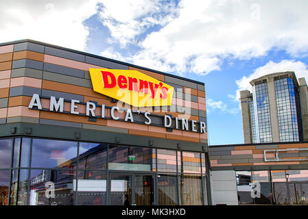 Swansea, Großbritannien: 08.März 2018: Der erste Denny American Diner in Großbritannien zu öffnen, war in Swansea 2017 70 Arbeitsplätze schaffen. Das Original American Diner. Stockfoto