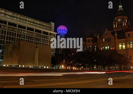 Die Dallas Skyline bei Nacht im Winter Stockfoto