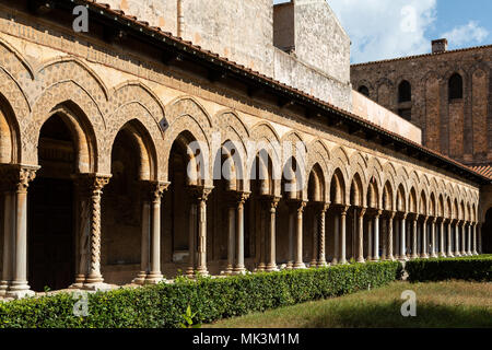 Kreuzgang von Monreale, Sizilien, Italien Stockfoto